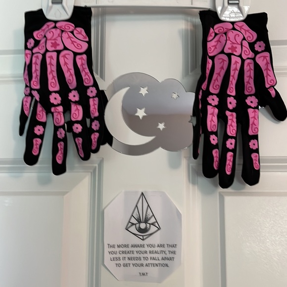 PINK 💀 SKULL 🧤 GLOVES KIDS - Picture 3 of 6